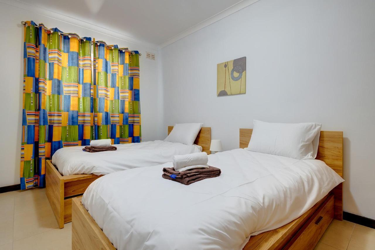 Modern 2 Bedroom Maisonette In Central Sliema Bagian luar foto